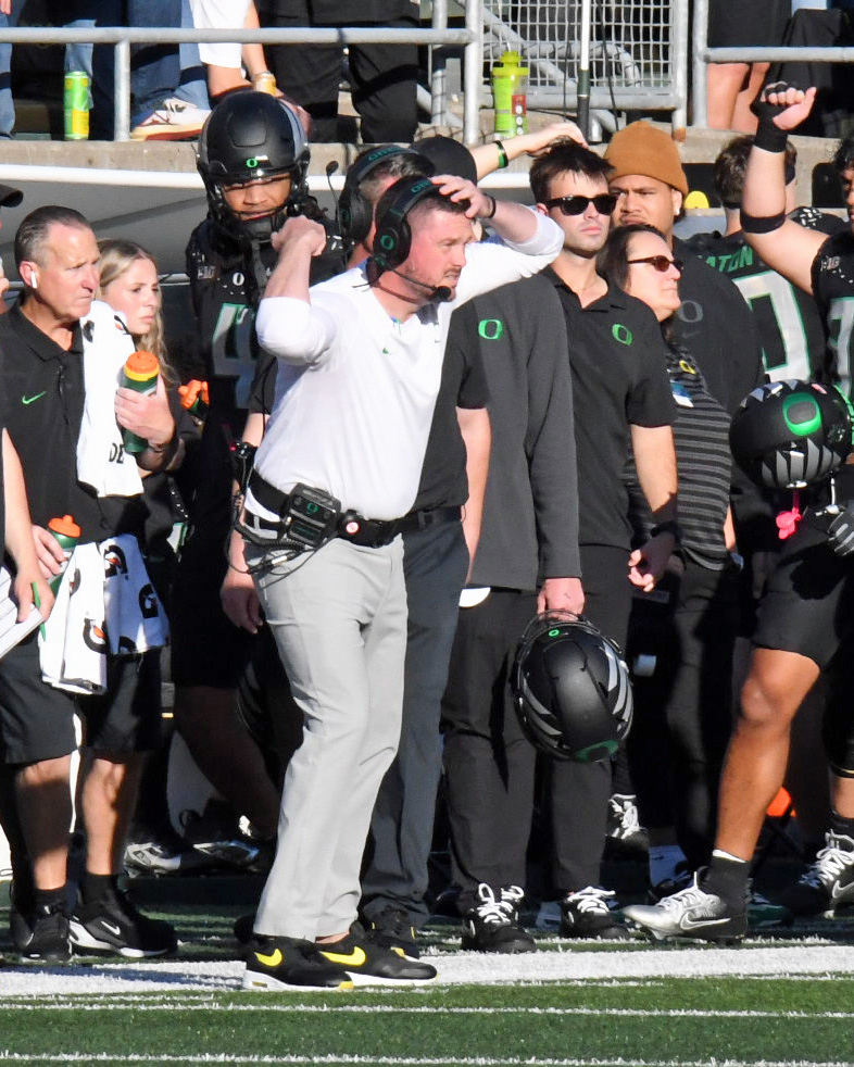 Oregon Head Coach Dan Lanning Earns New 6-Year Deal, Raise With Ducks